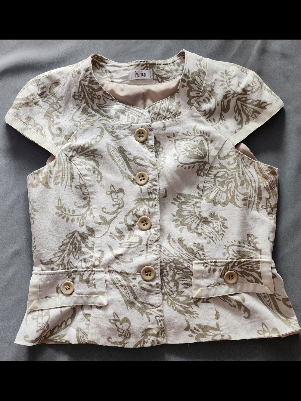 Eyanica Beige Paisley Floral Button Front Short Cap Sleeve Blouse Size S
